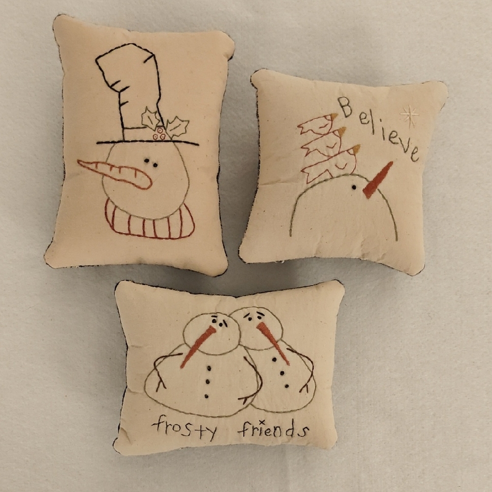 Holiday Snowman Pillow Trio - Cream and Red